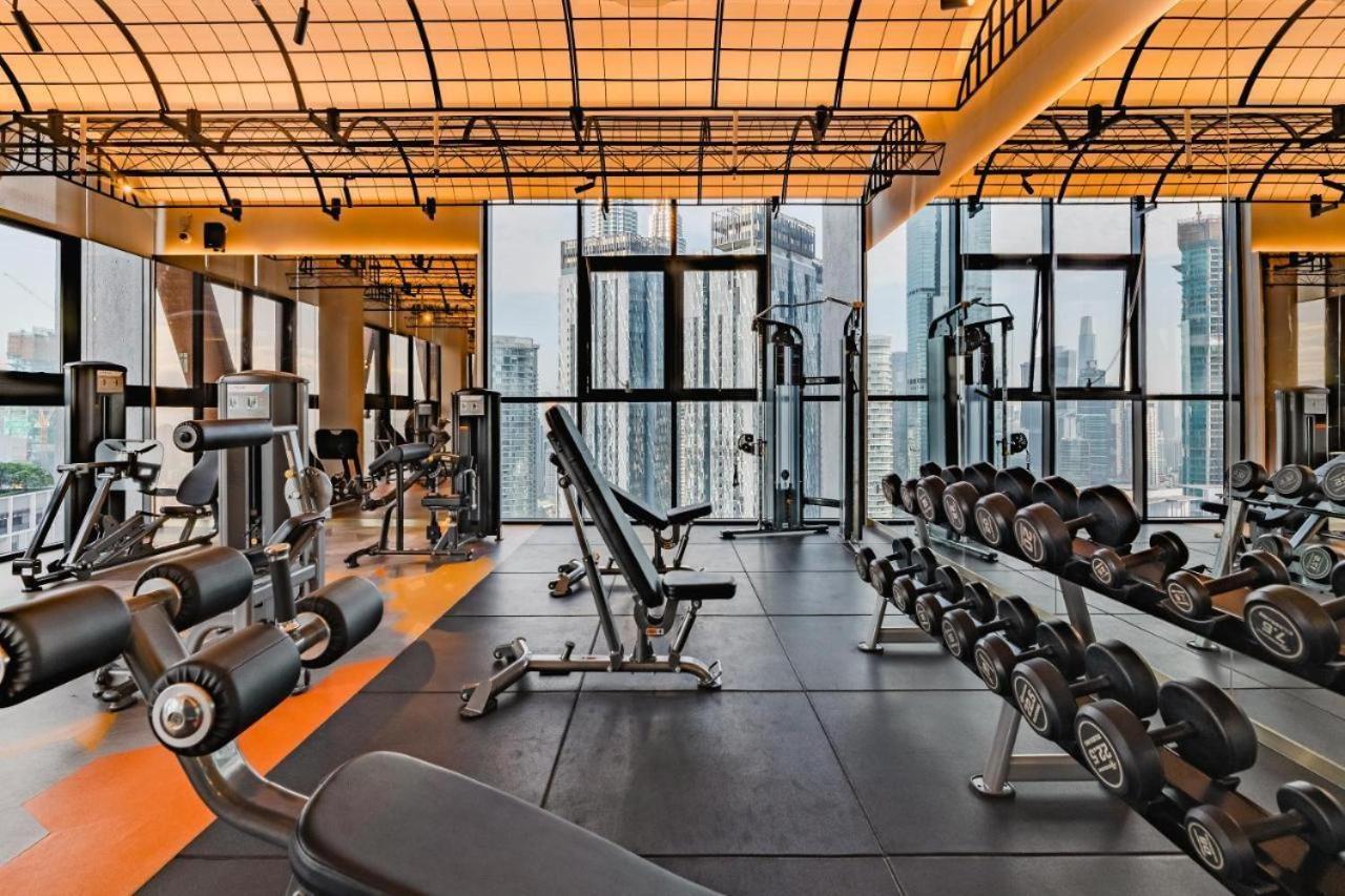 Scarletz Suites Klcc By Luxe Suites Куала Лумпур Екстериор снимка