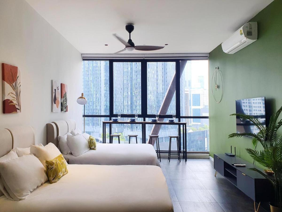 Scarletz Suites Klcc By Luxe Suites Куала Лумпур Екстериор снимка