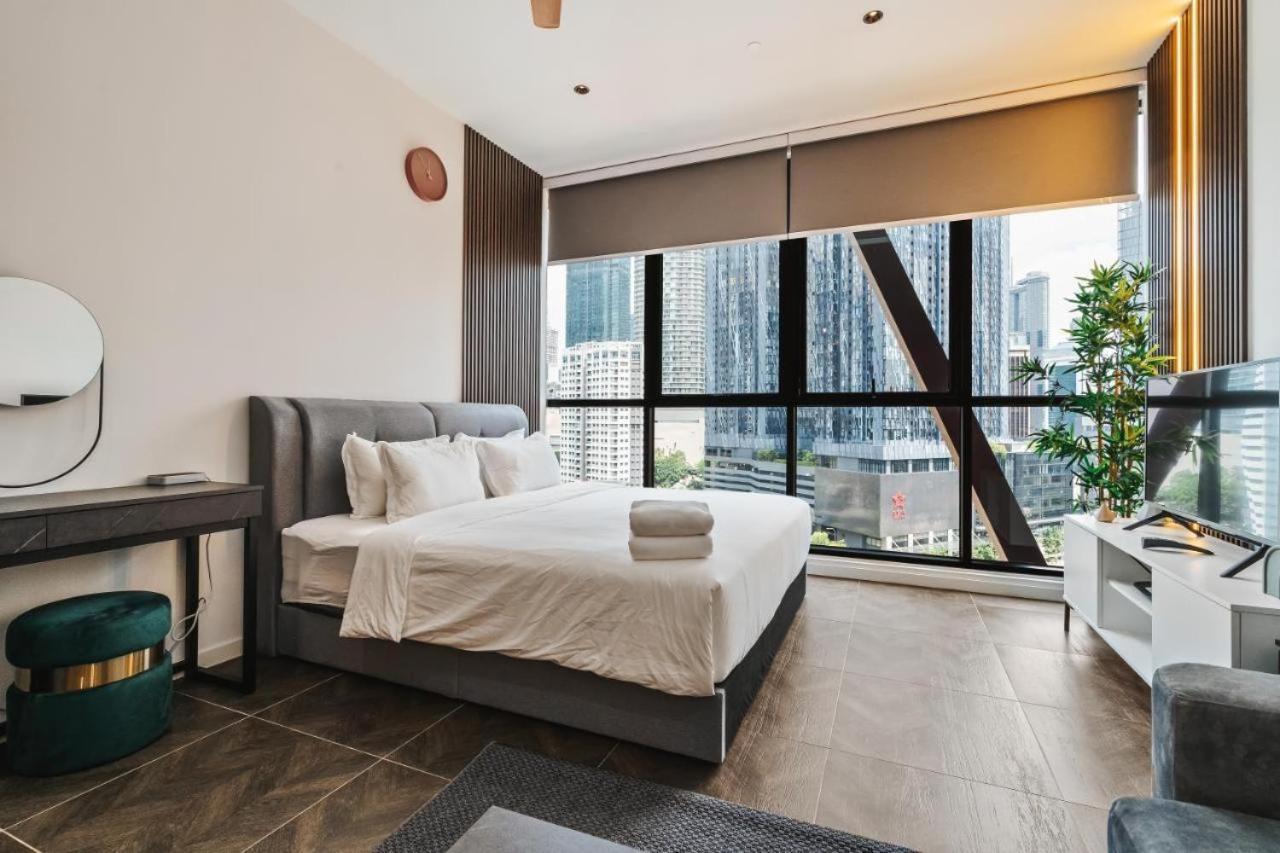 Scarletz Suites Klcc By Luxe Suites Куала Лумпур Екстериор снимка